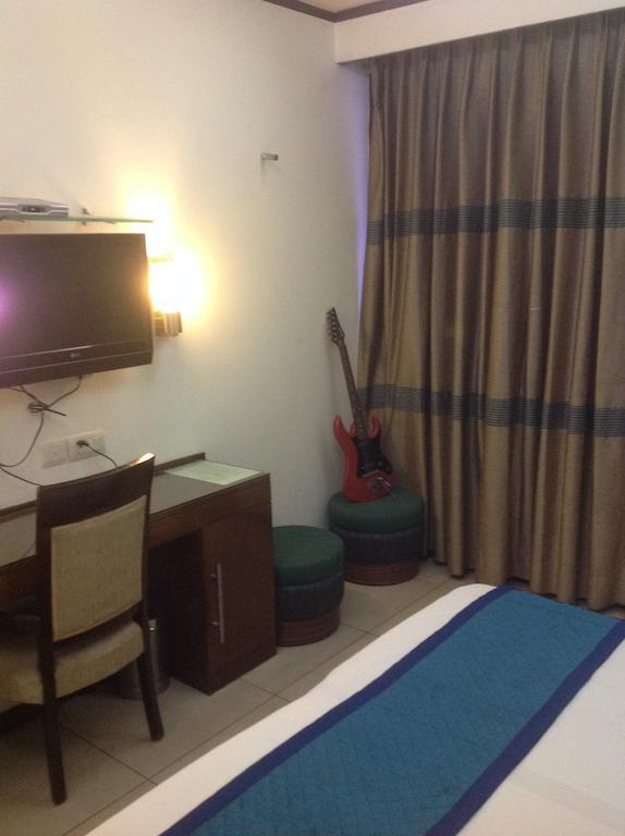 Rio Hotel Zirakpur Room photo