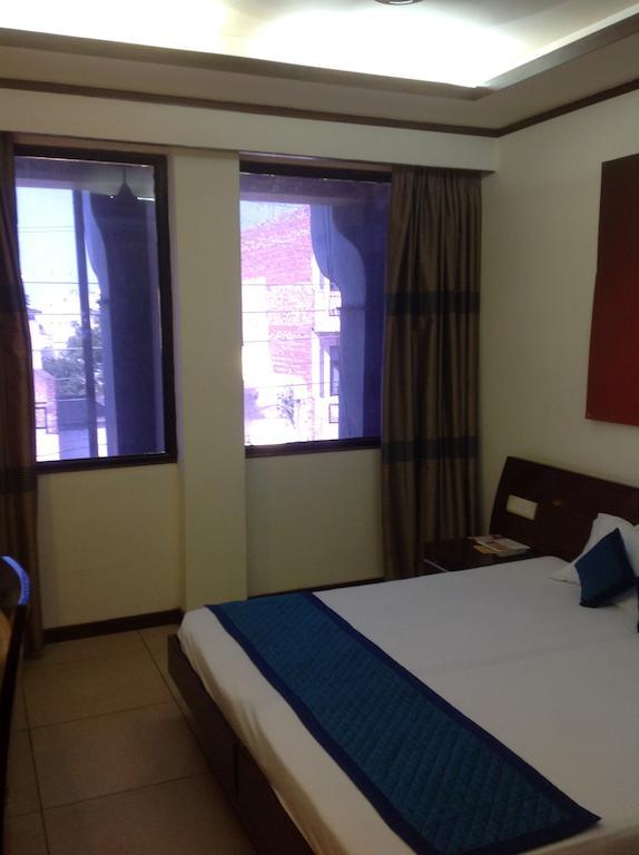 Rio Hotel Zirakpur Room photo